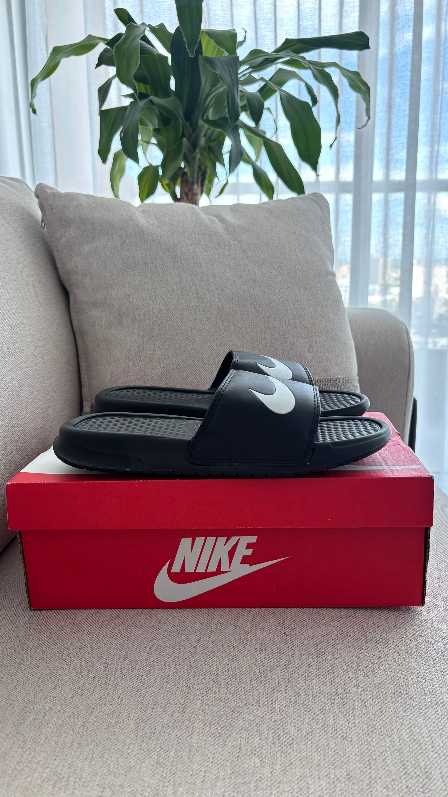 CHANCLA NIKE CLASICA NEGRA