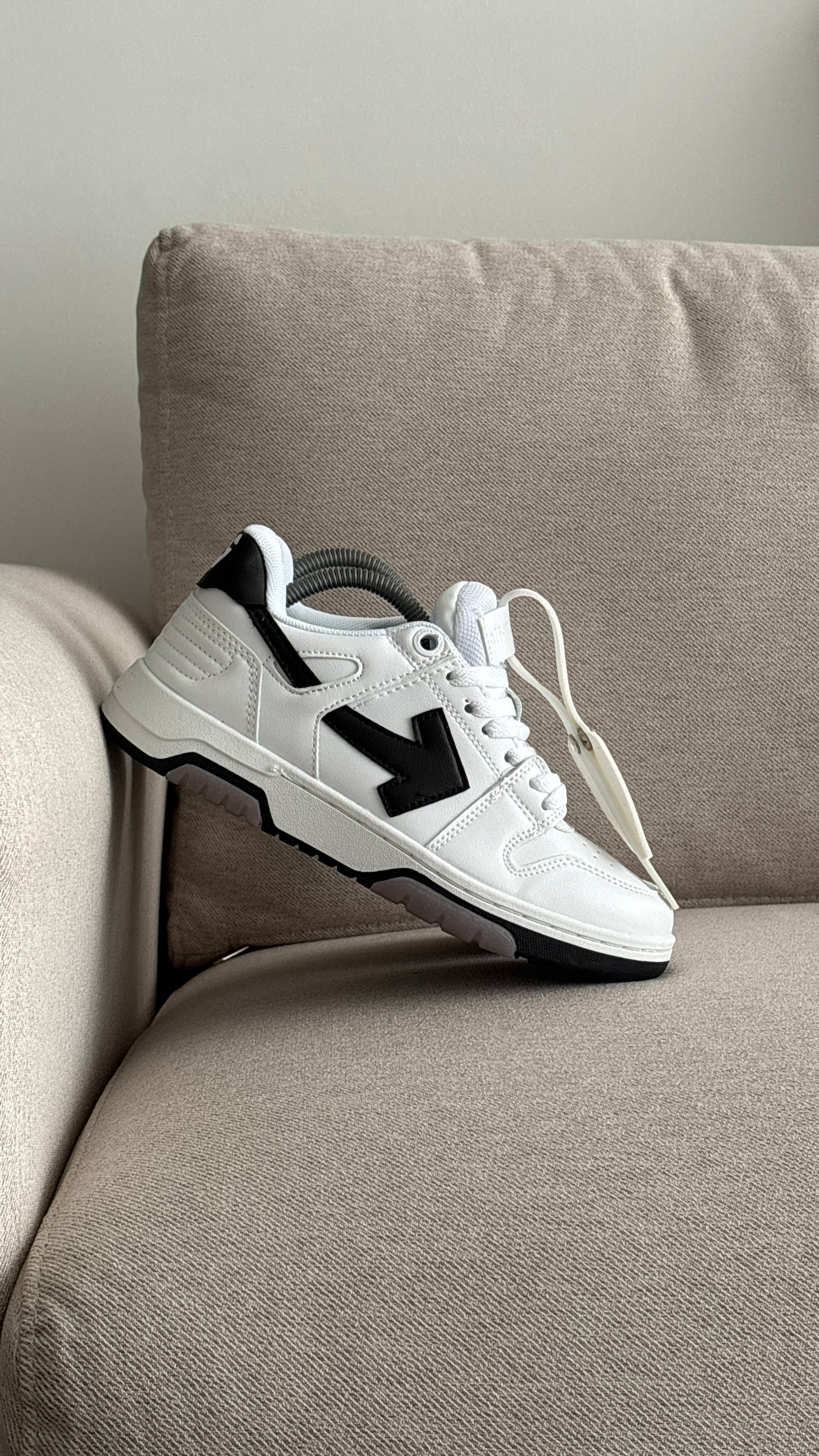 OFF WHITE BLANCO NEGRO