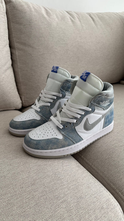 NIKE JORDAN RETRO CIELO BLANCO AZUL CIELO