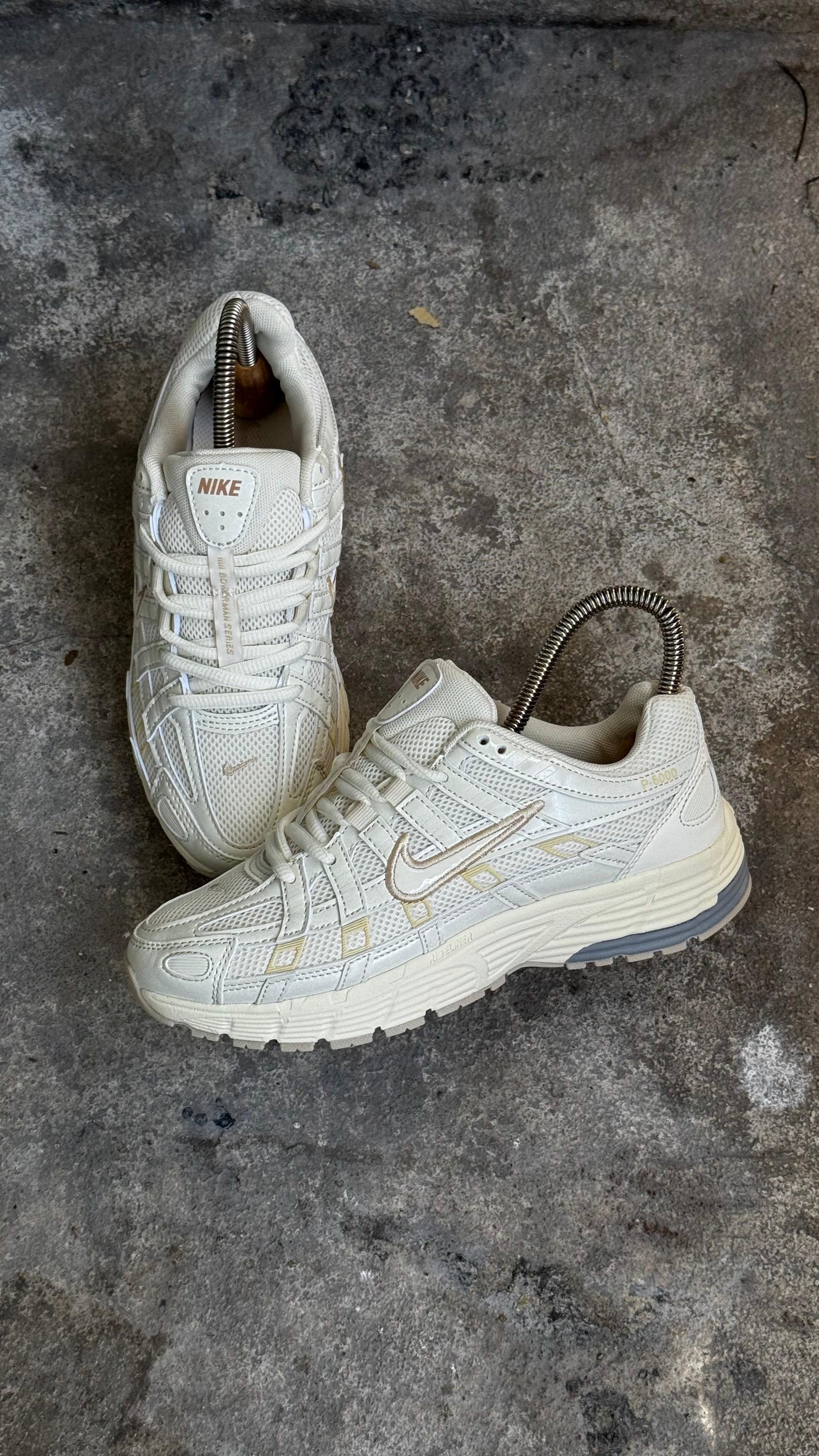 NIKE P6000 BEIGE