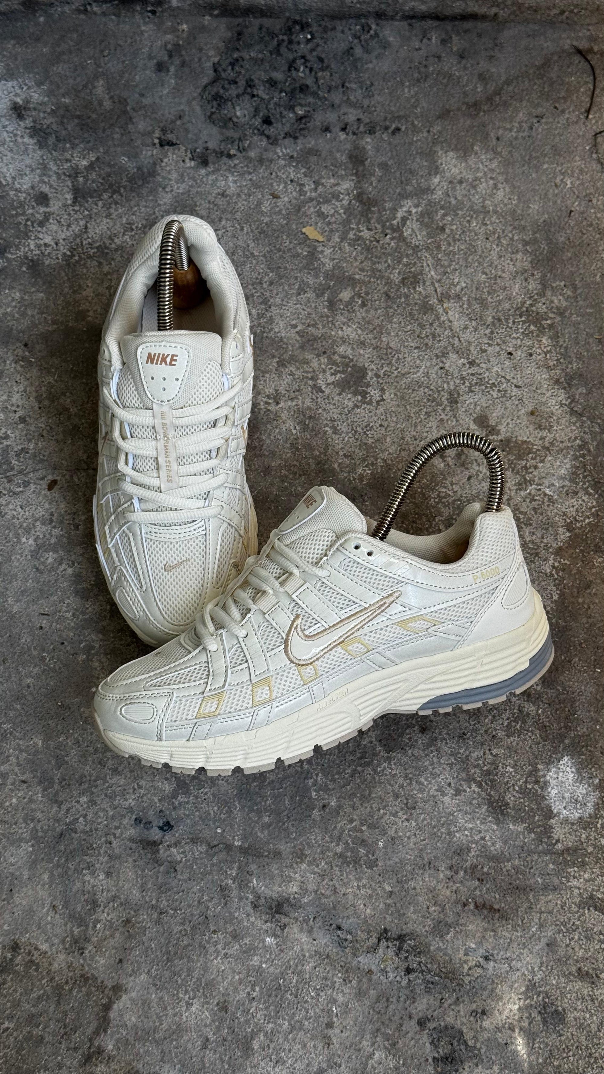 NIKE P6000 BEIGE