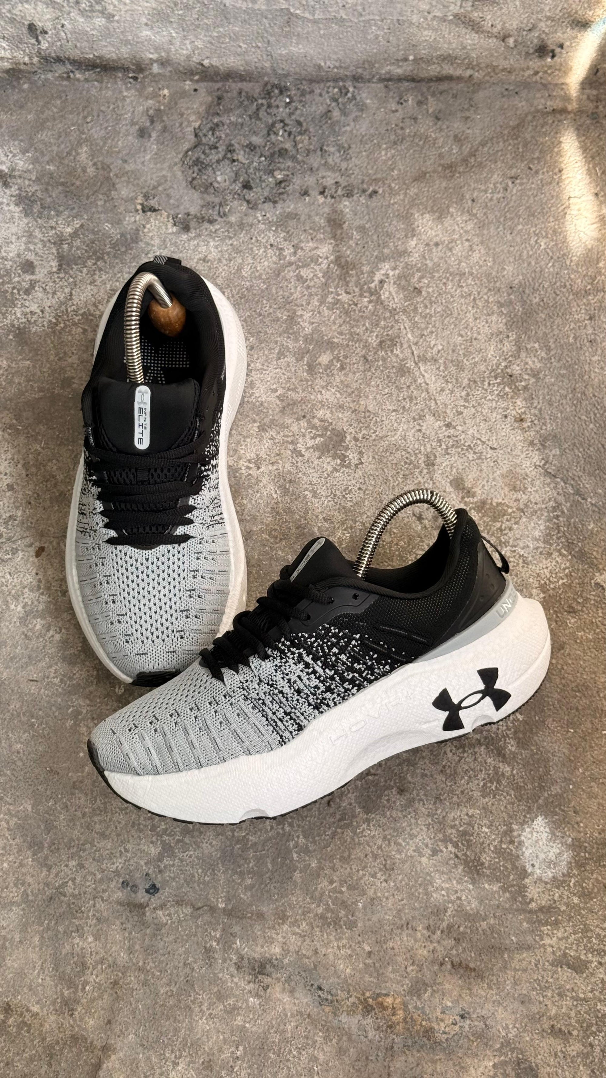 UNDER ARMOUR NEW NEGRO GRIS