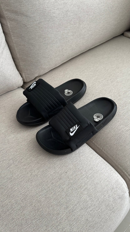 NIKE PANTUFLA NEGRA