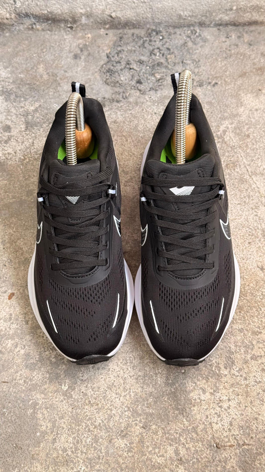 NIKE ZOOM SPEED NEGRO BLANCO