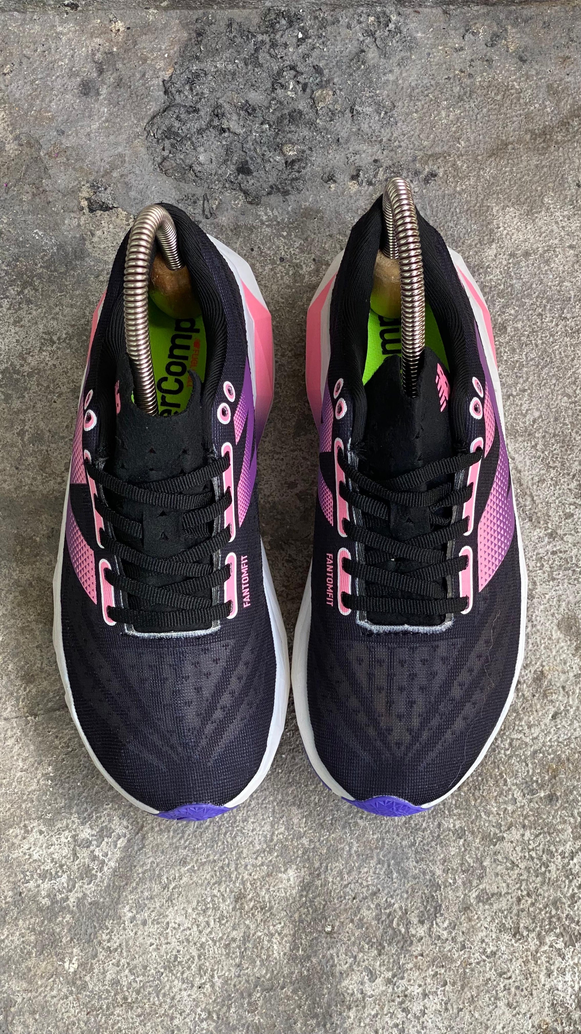 NEW BALANCE ELITE NEGRO MORADO