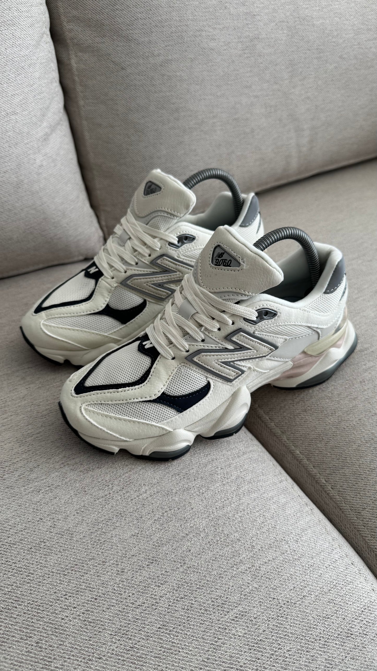 NEW BALANCE 9060 BLANCO ROSA