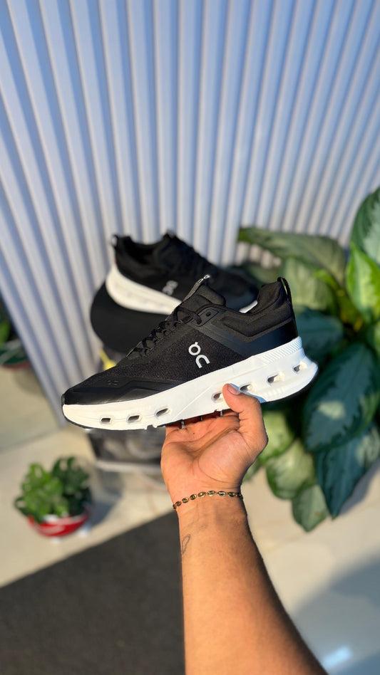 ON CLOUD NEGRO BLANCO