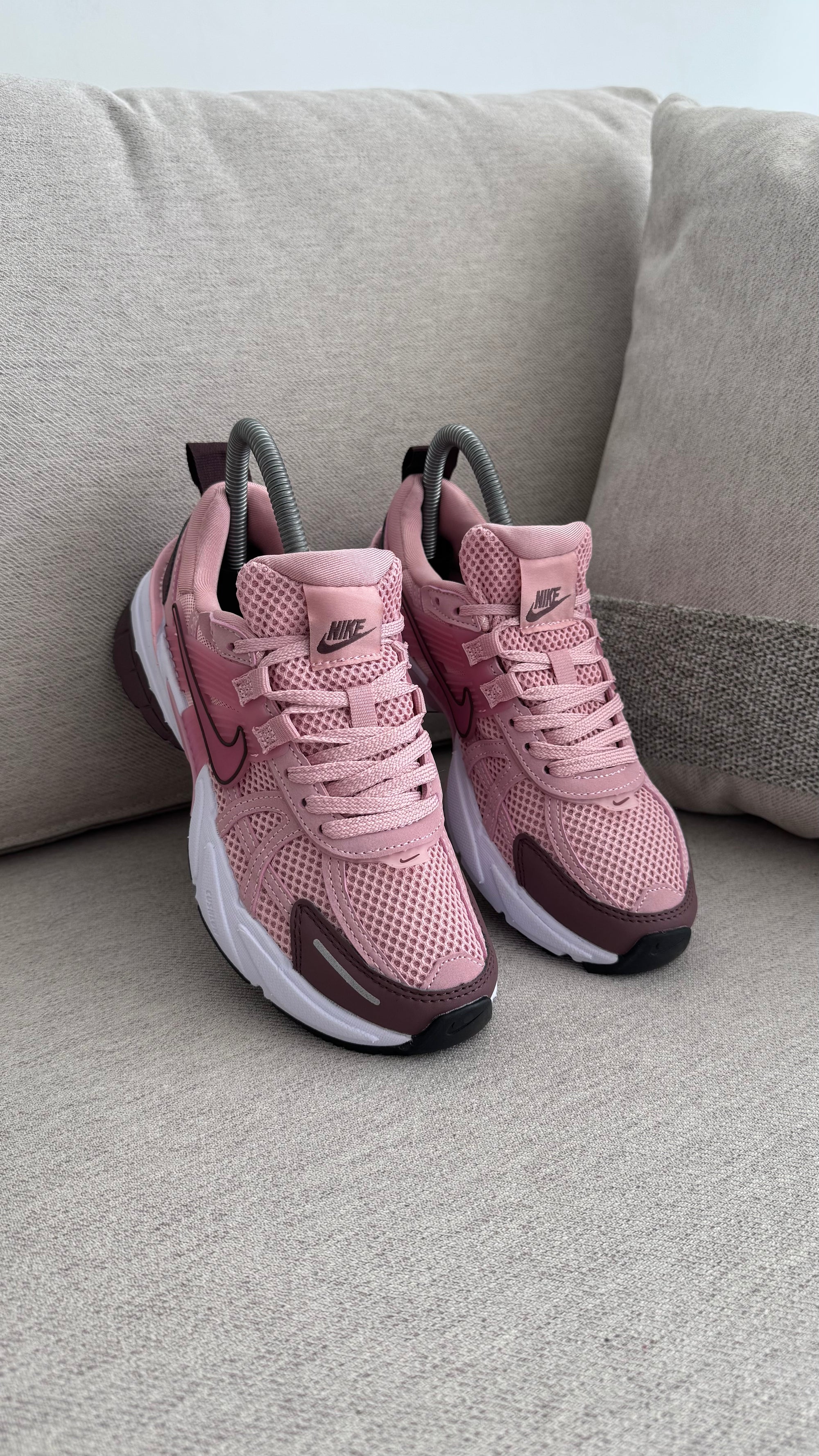 NIKE V2K ROSADO