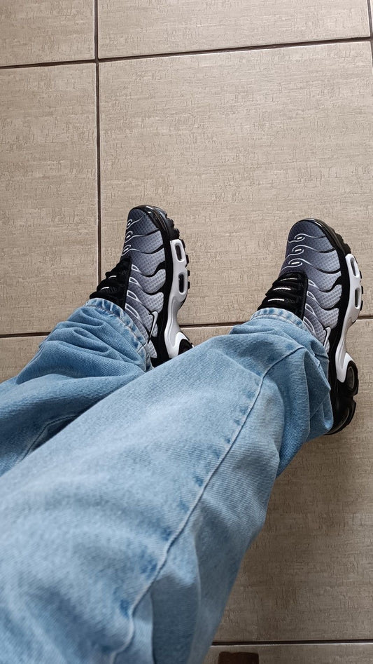 NIKE TN SILVER