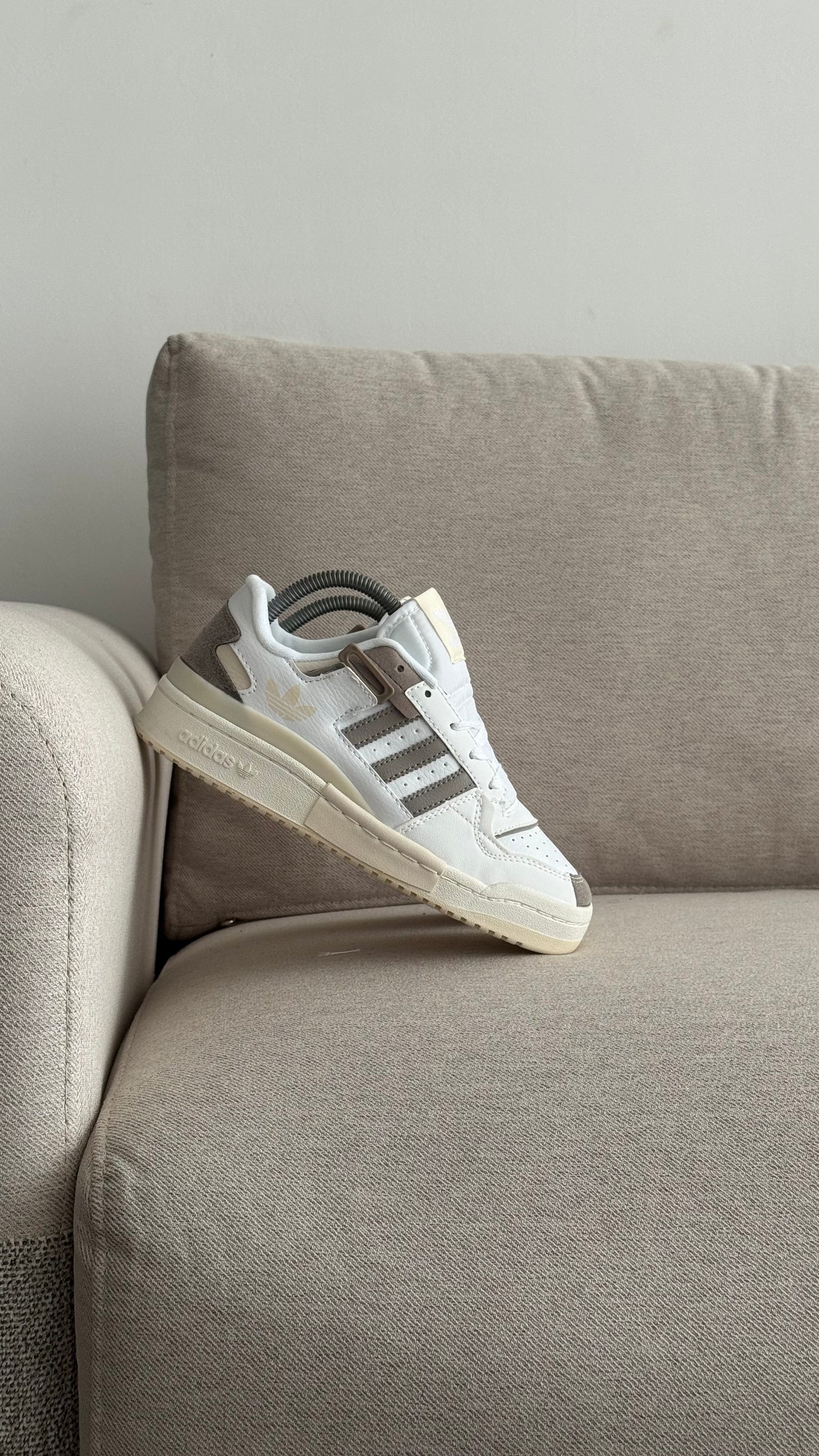 ADIDAS FORUM BLANCO GRIS