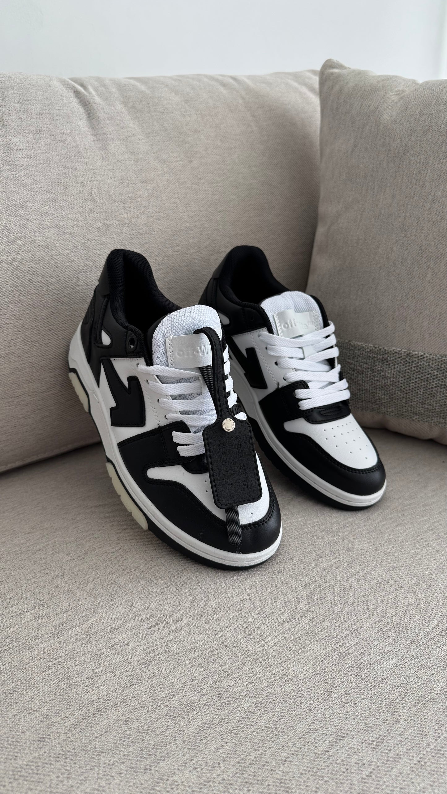 OFF WHITE NEGRO BLANCO