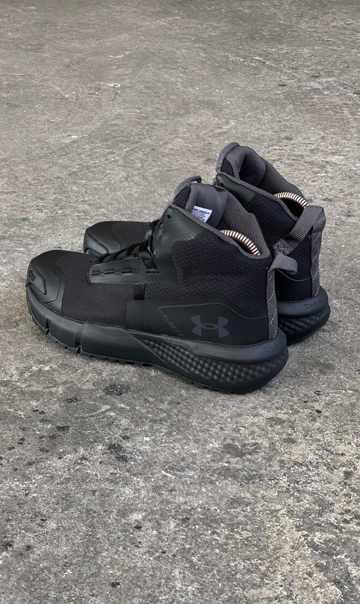 BOTA UNDER ARMOUR NEGRA CABALLERO