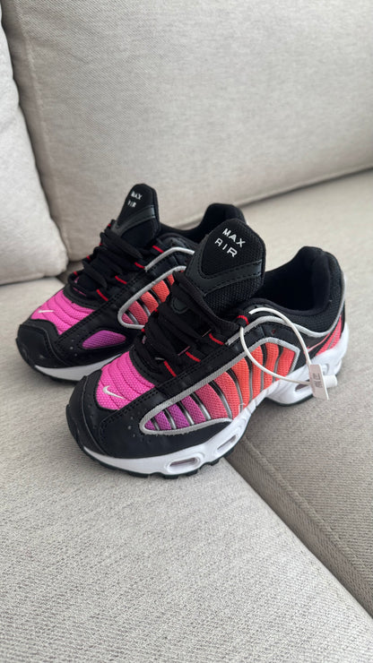 NIKE  TAIWILIND NEGRO COLOR NIÑOS