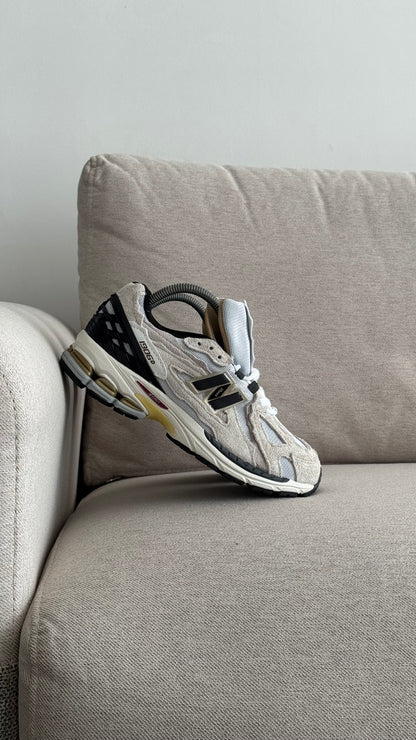 NEW BALANCE 1908 GRIS DORADO