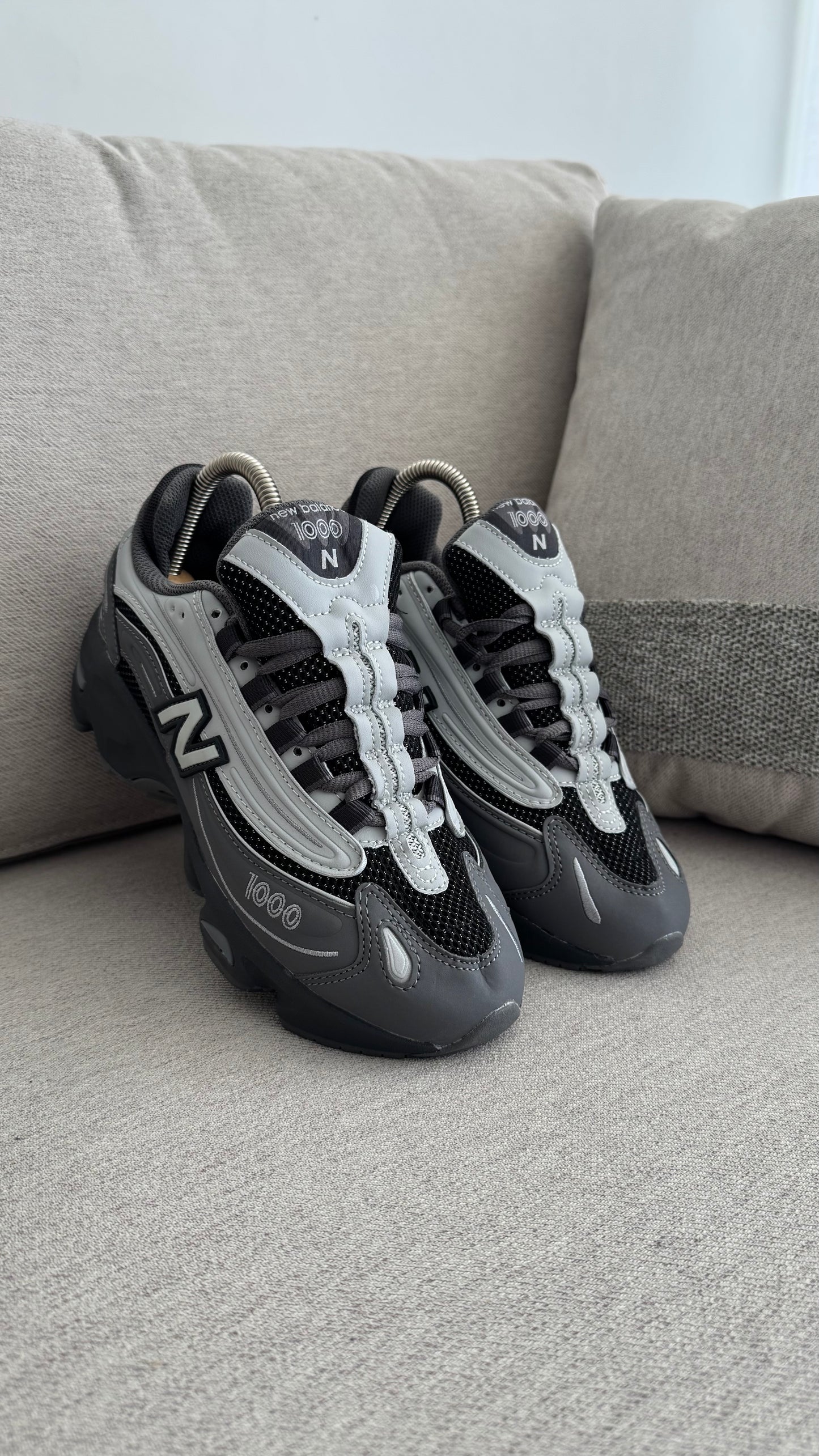 NEW BALANCE 1000 NEGRO GRIS