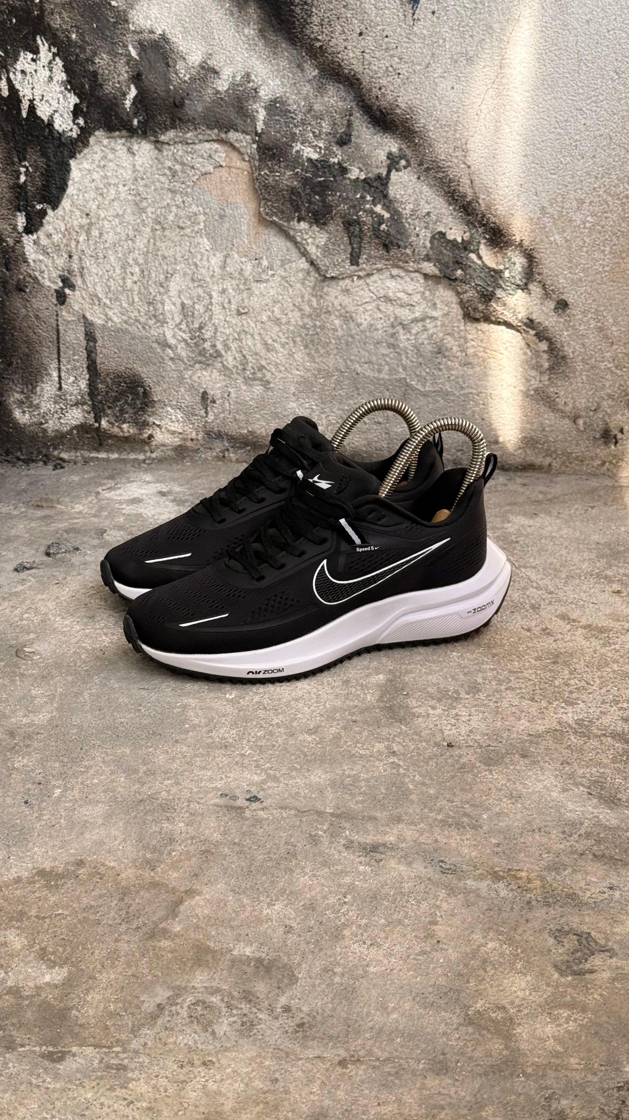 NIKE ZOOM SPEED NEGRO BLANCO