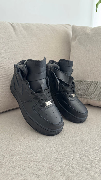 NIKE AF1 BOTA NEGRA