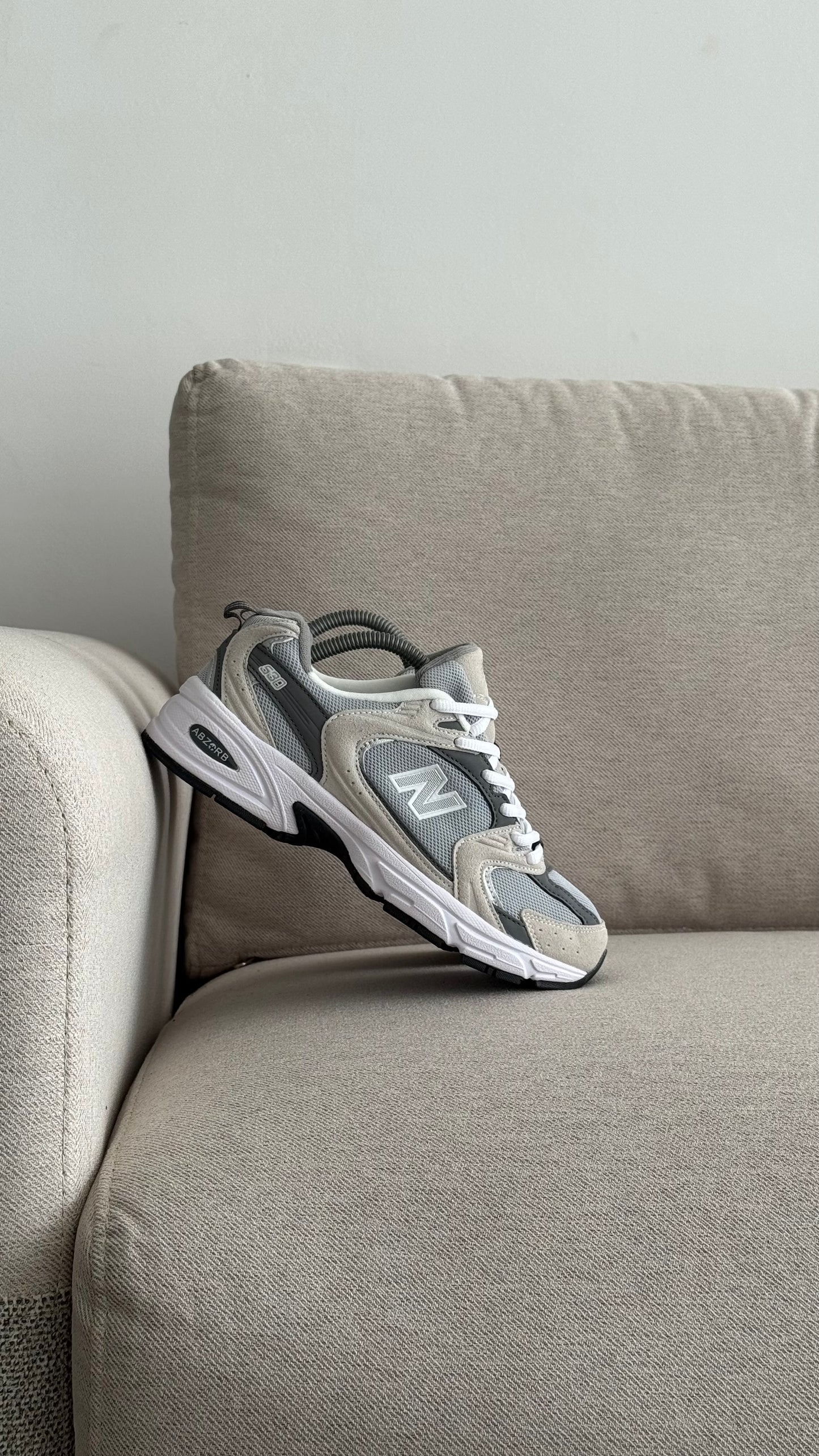 NEW BALANCE 530 BLANCO GRIS BEIGE
