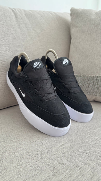 NIKE SB TABLA NEGRO BLANCO