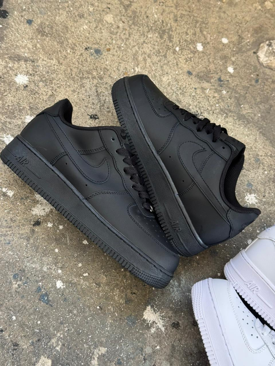NIKE AF1 NEGRO