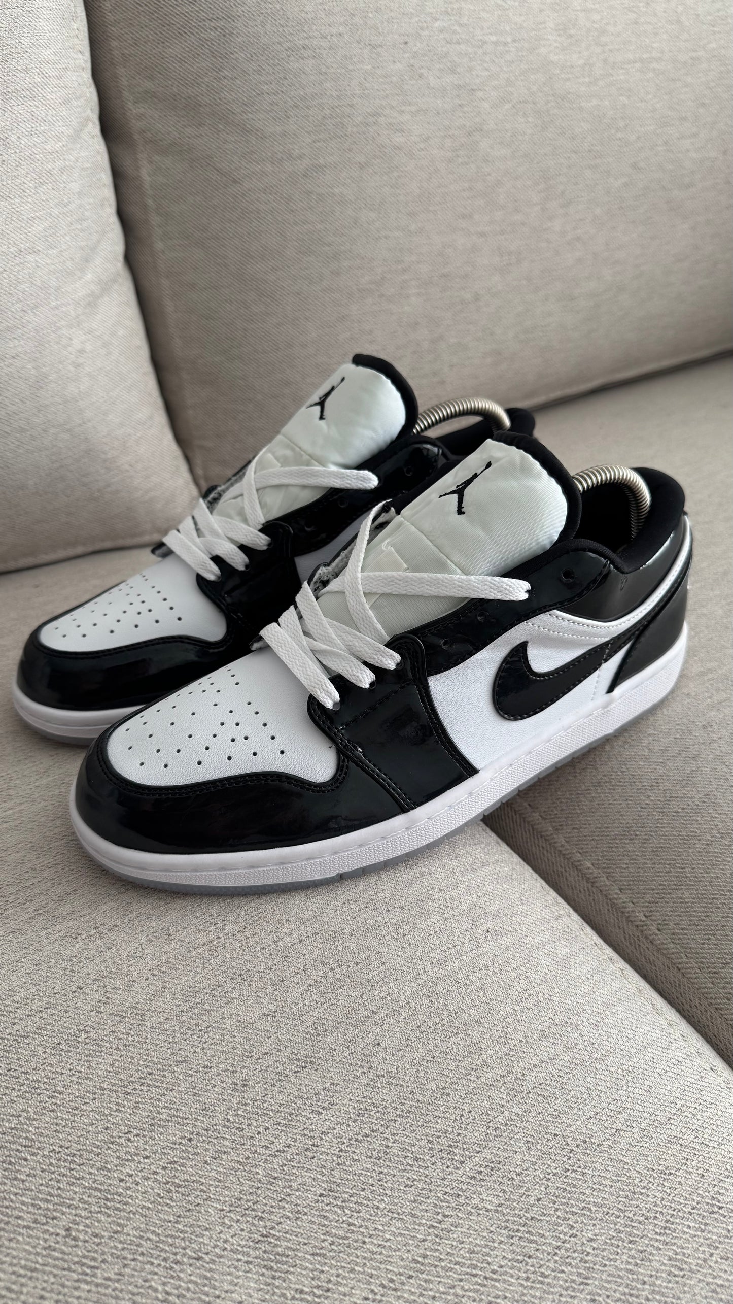 NIKE R1 CHAROL LOW JORDAN BLANCO NEGRO