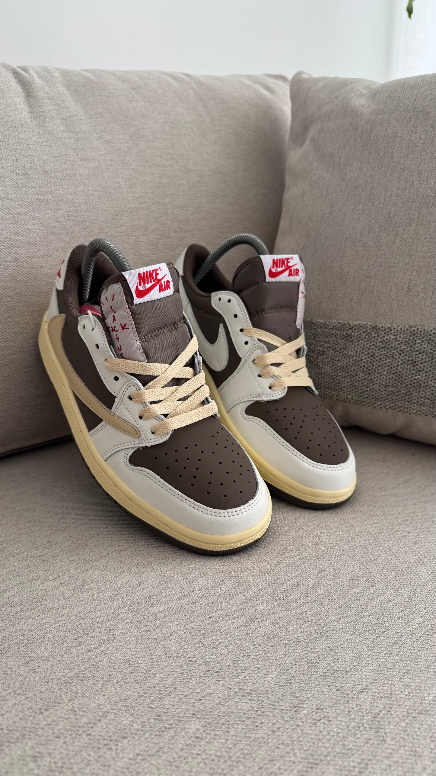 TRAVIS SCOTT BLANCA CAFE