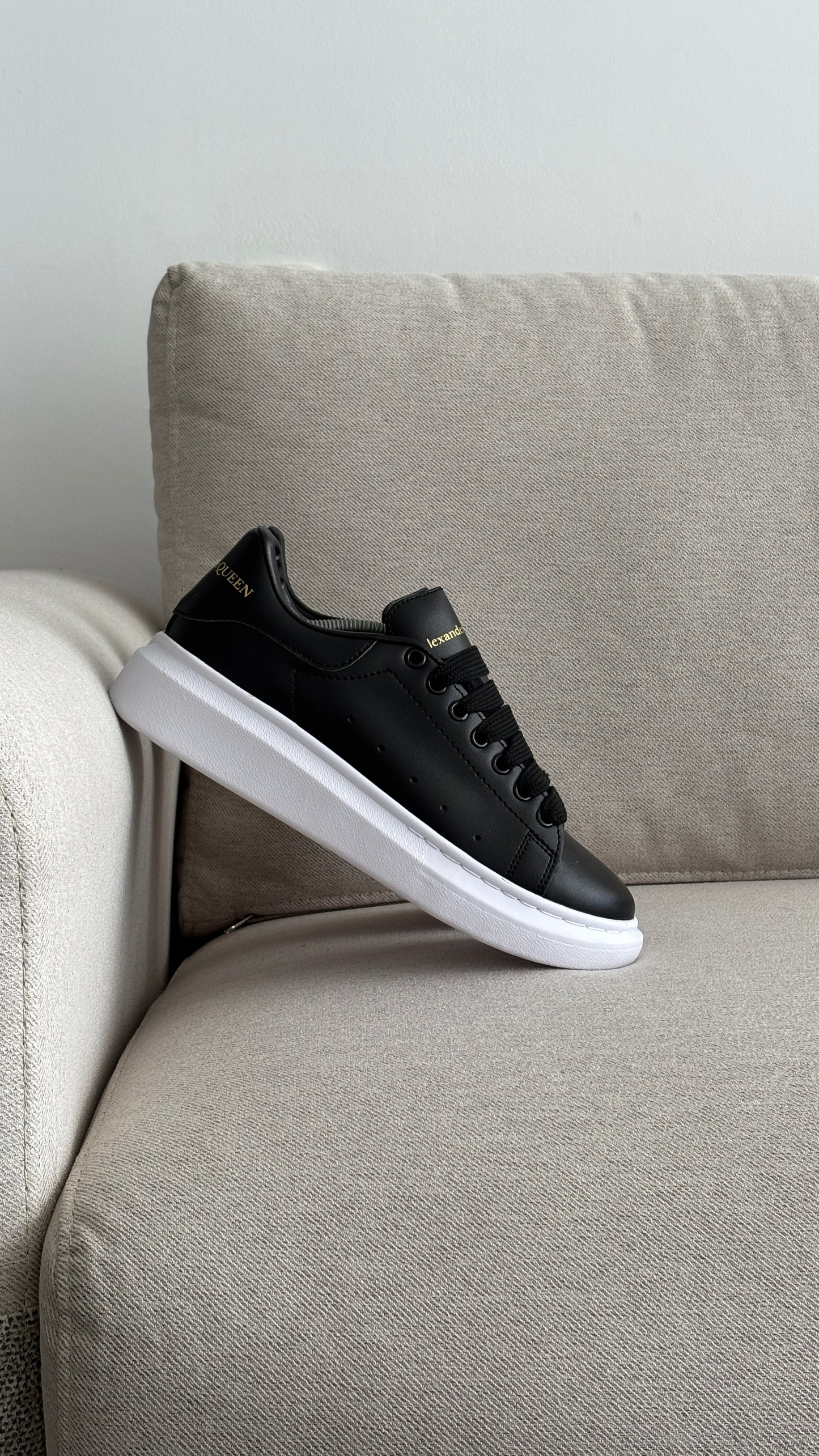 ALEXANDER MCQUEEN NEGRO BLANCO