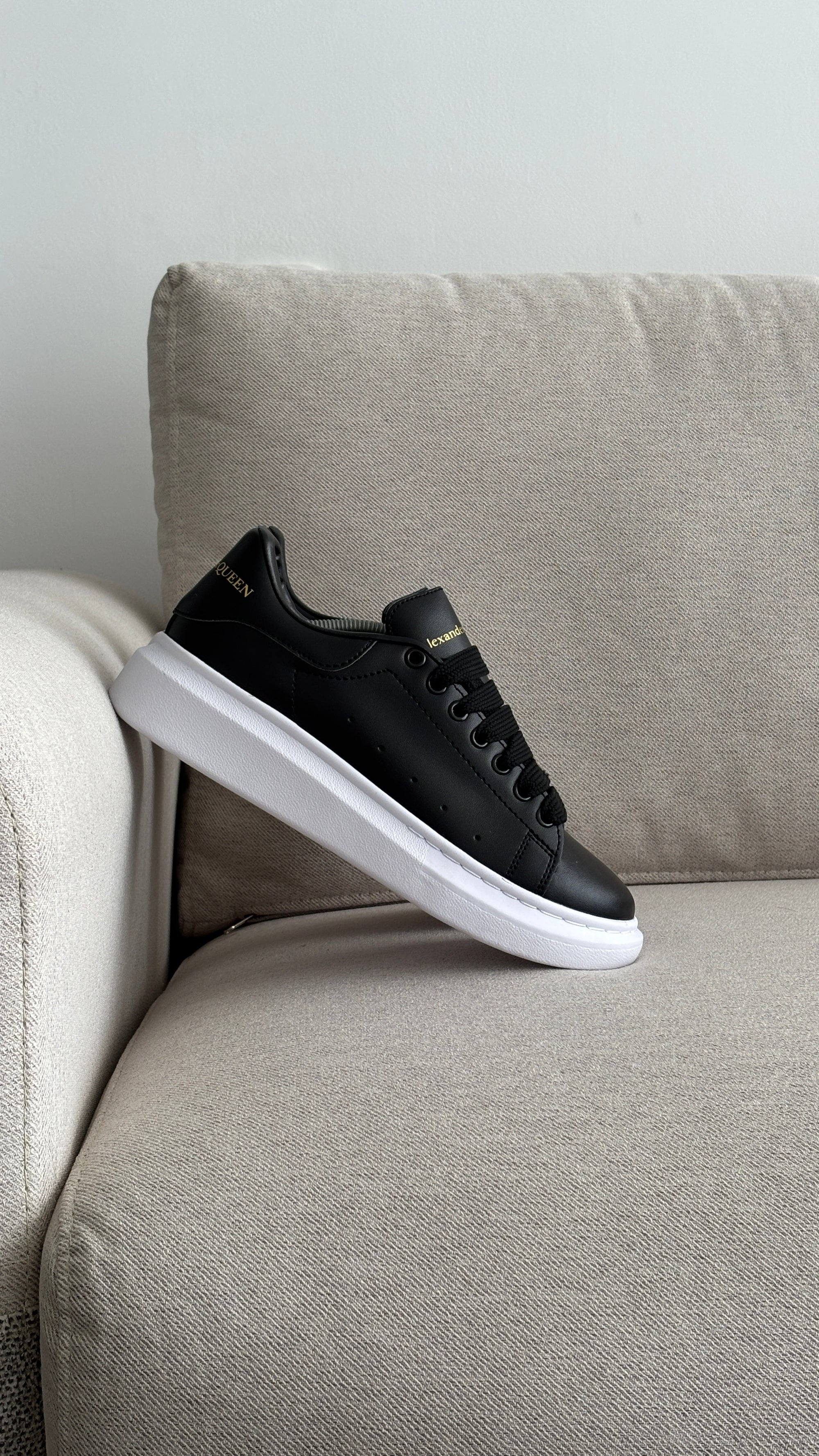 ALEXANDER MCQUEEN NEGRO BLANCO