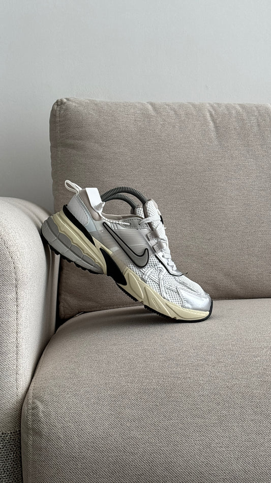 NIKE V2K PLATA