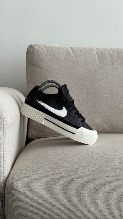 NIKE LEGACY NEGRO BLANCO