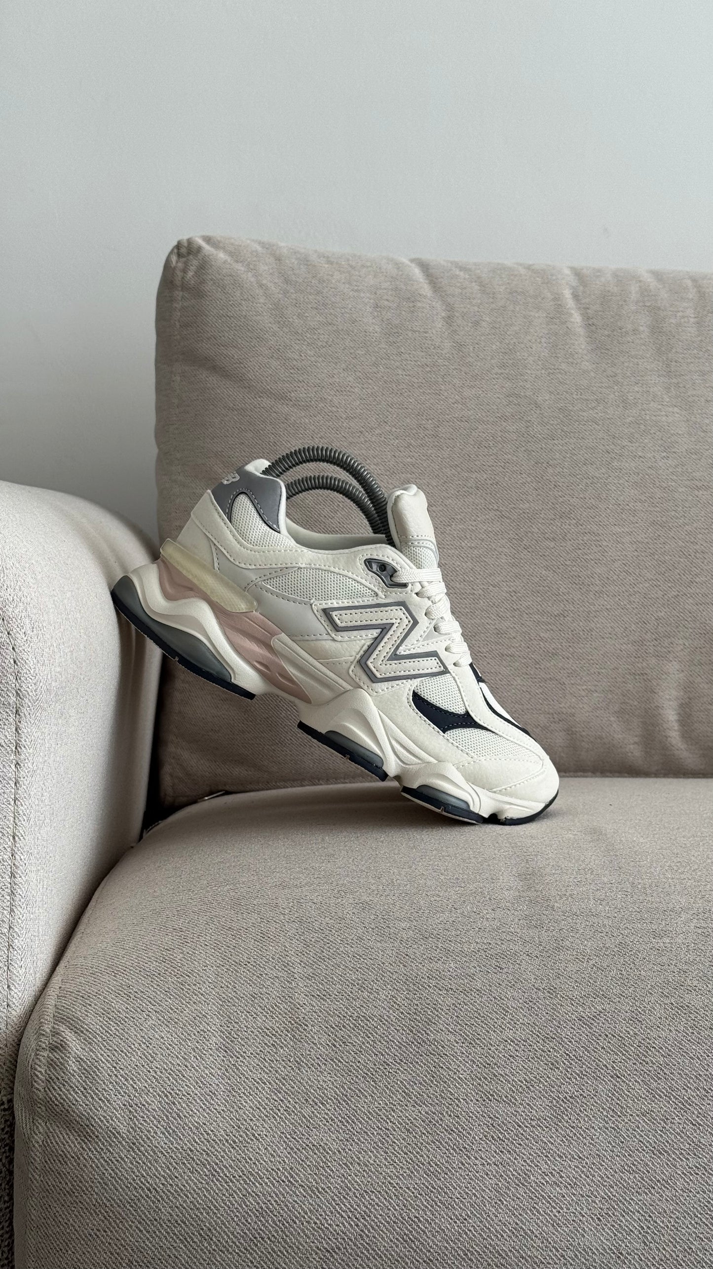 NEW BALANCE 9060 BLANCO ROSA