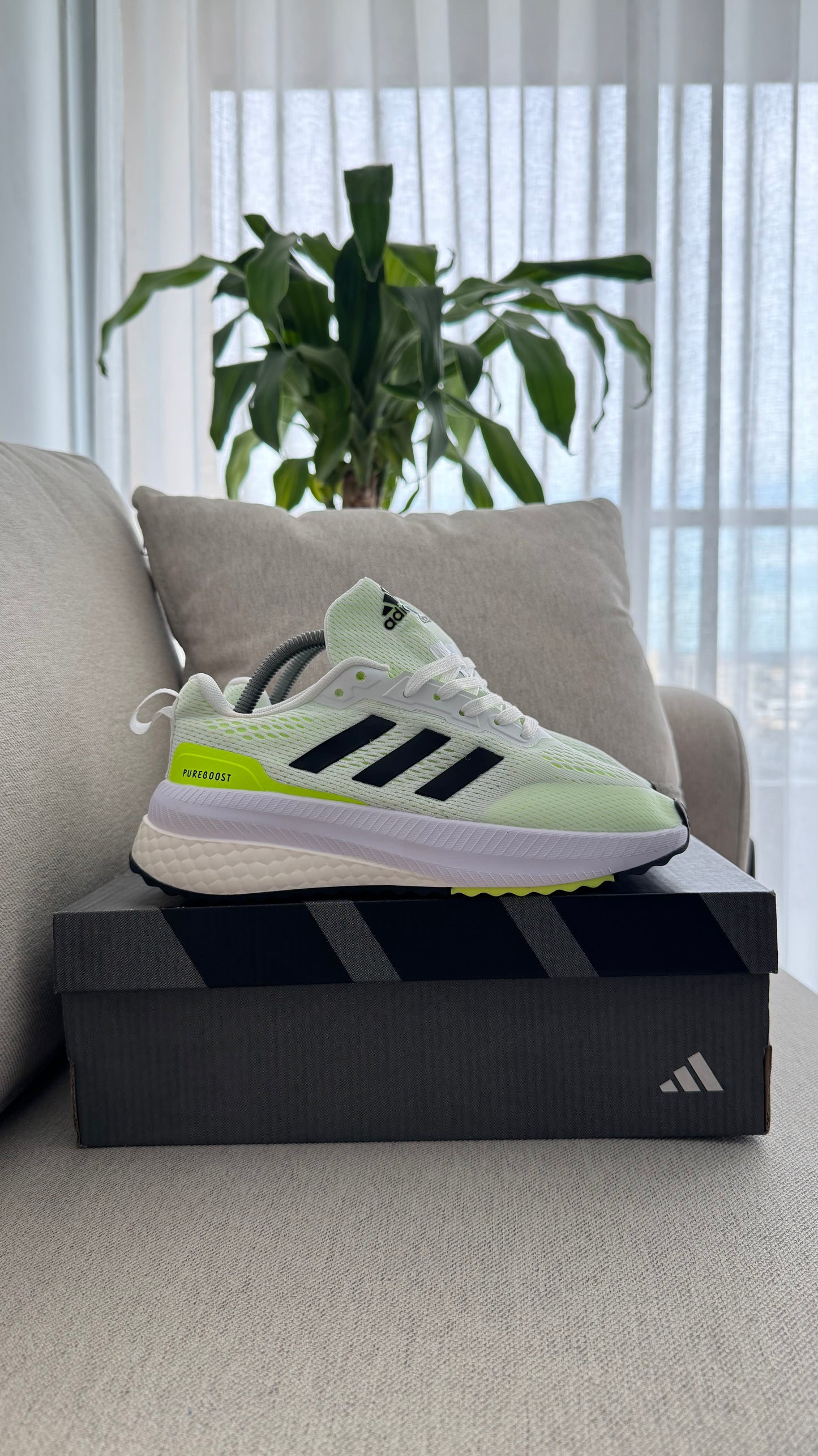 ADIDAS PUREBOOST 2025 BLANCO VERDE (Copia) (Copia)