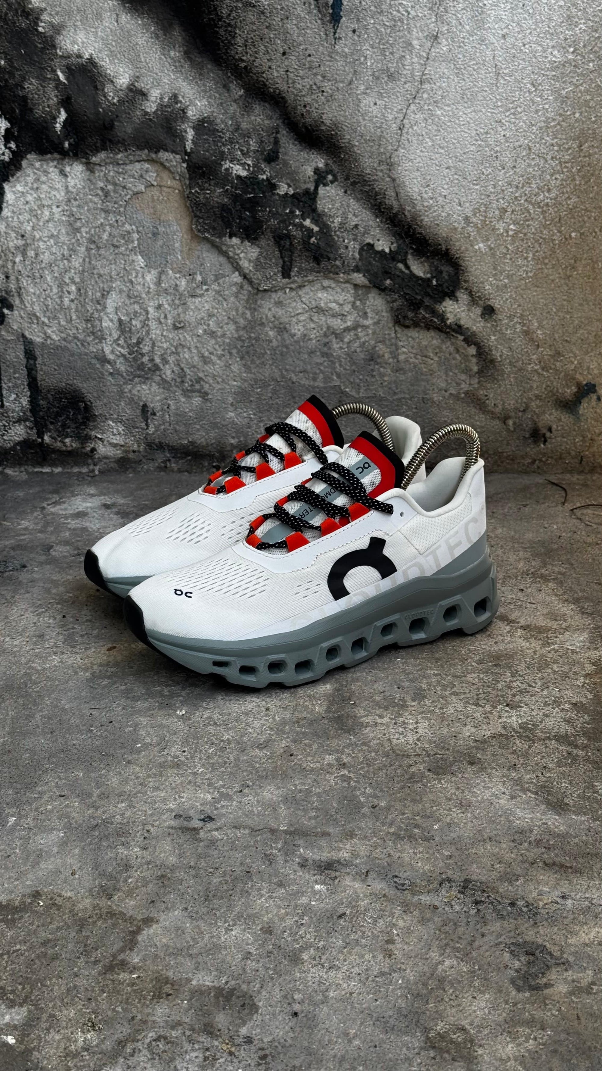 ON CLOUD BLANCO VERDE MILITAR