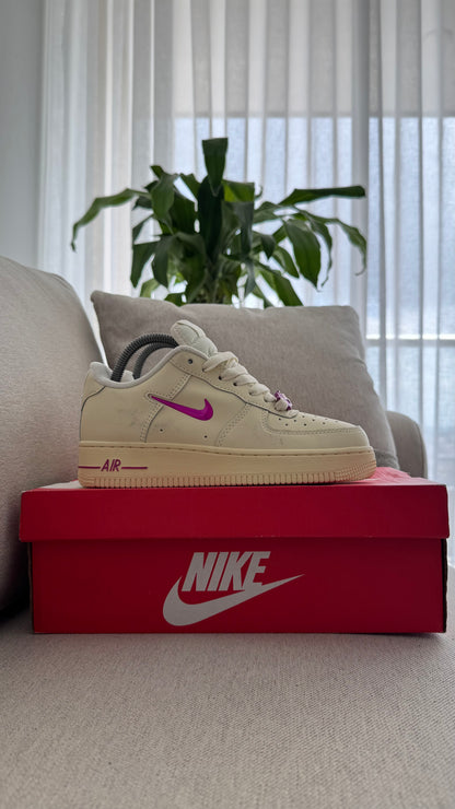 NIKE AF1 BARBIE BEIGE FUCSIA
