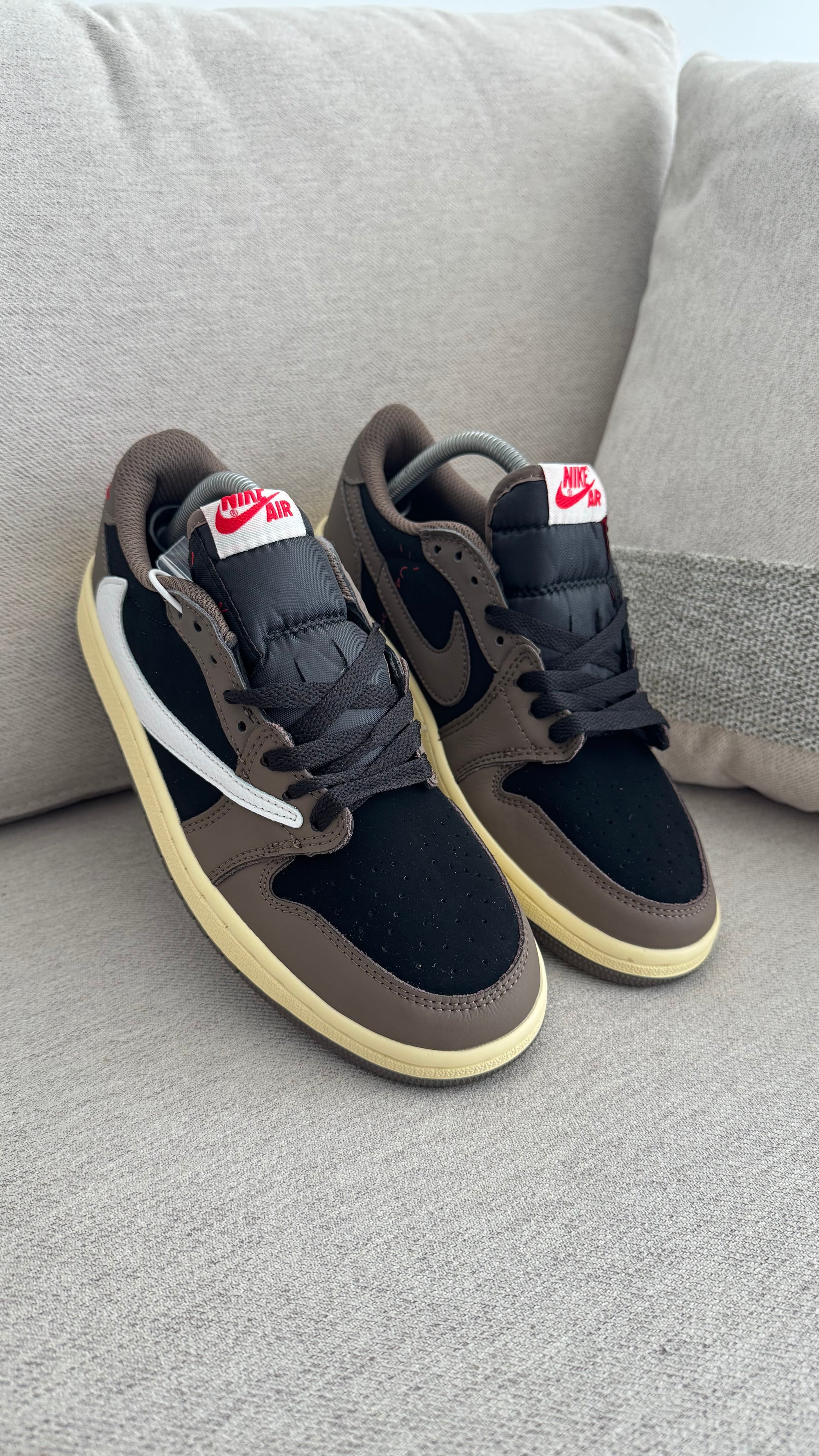 TRAVIS SCOTT CAFE