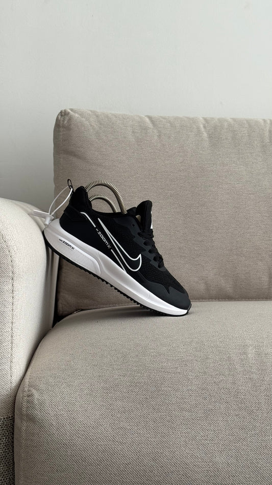 NIKE ZOOM X NEGRO BLANCO