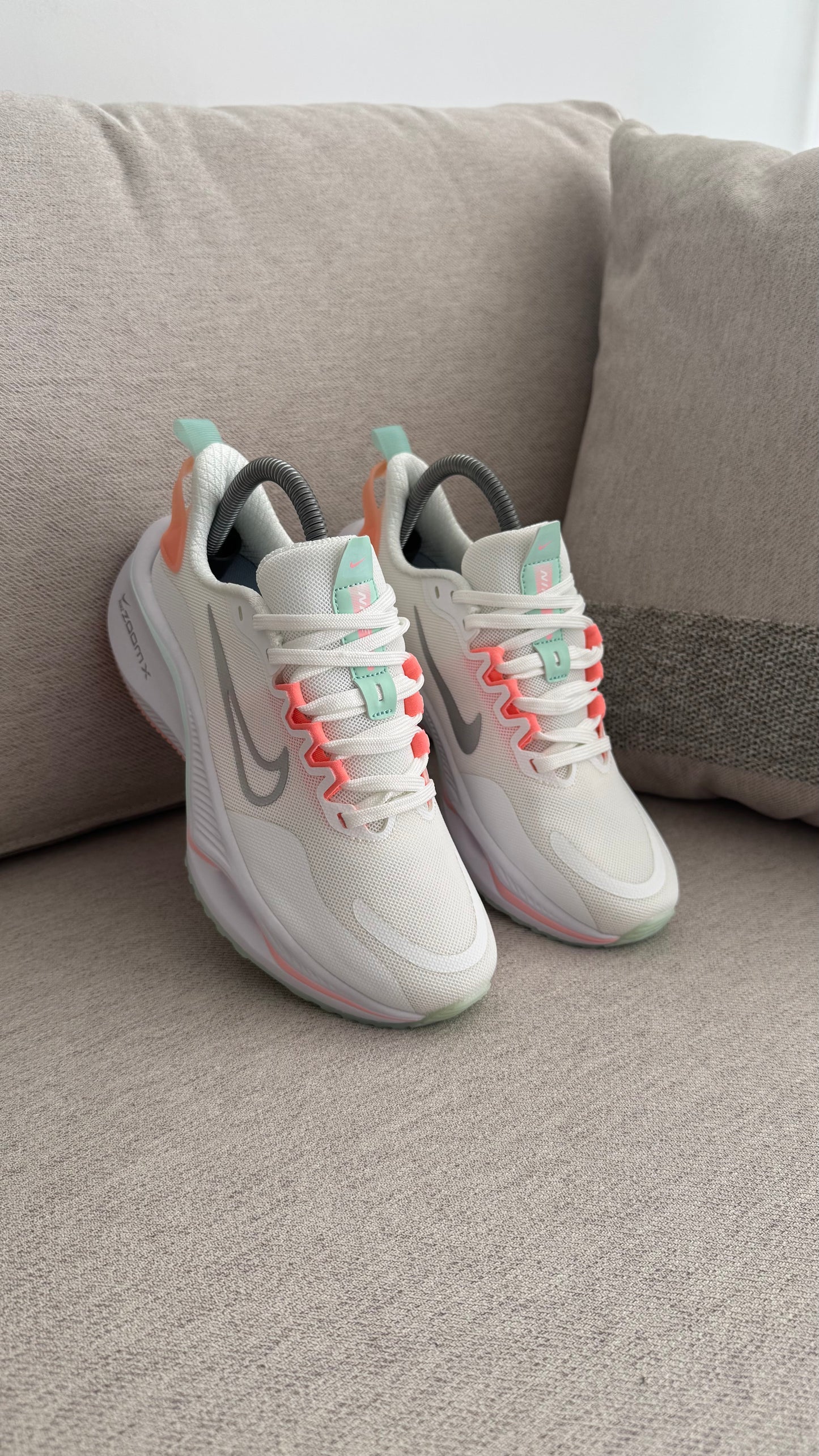 NIKE ZOOM CARITA BLANCO COLOR