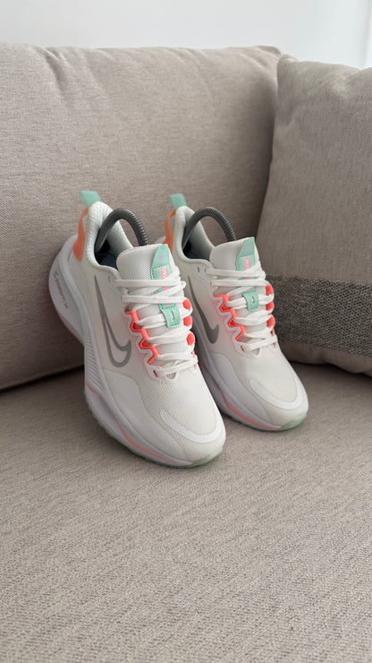 NIKE ZOOM CARITA BLANCO COLOR