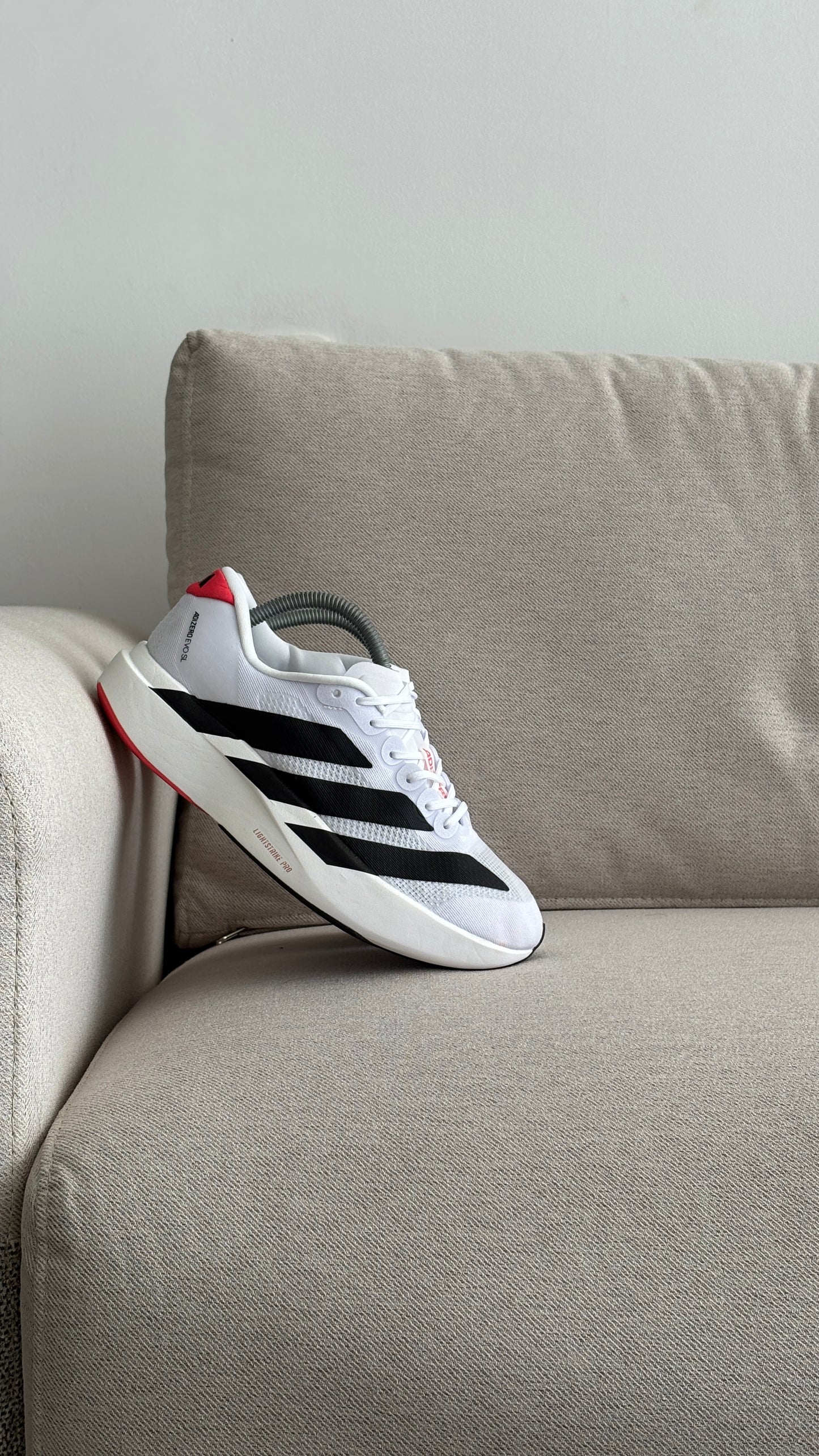 ADIZERO BLANCO NEGRO ROJO