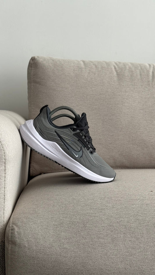 NIKE DOBLE CHULO GRIS