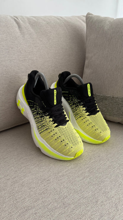 UNDER AMOUR NEGRO VERDE