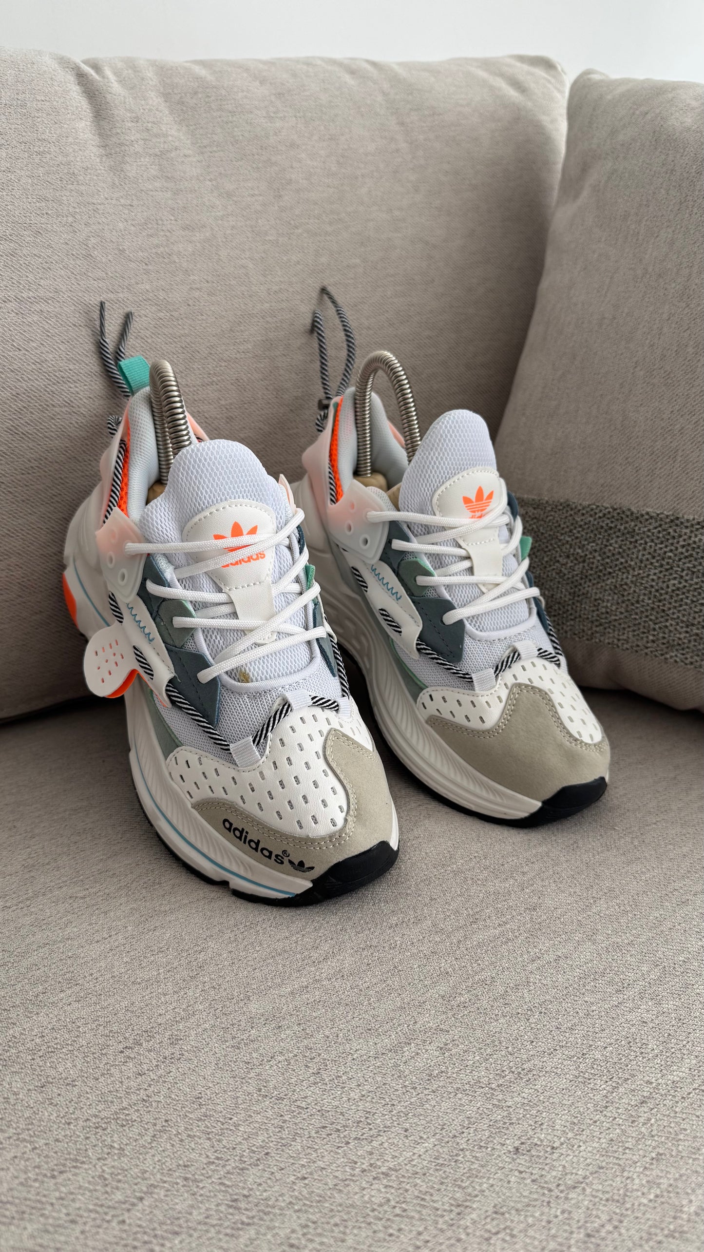 ADIDAS SICAGE BLANCO NARANJA