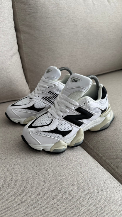 NEW BALANCE 9060 BEIGE NEGRO
