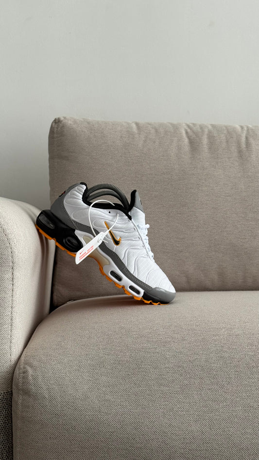 NIKE TN CLASICO BLANCO AMARILLO