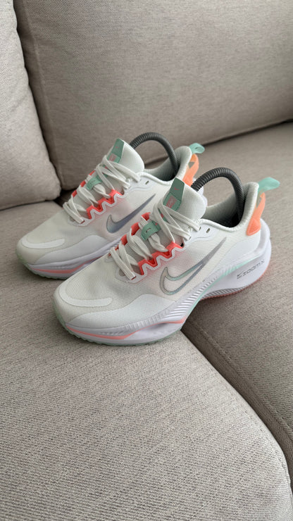 NIKE ZOOM CARITA BLANCO COLOR