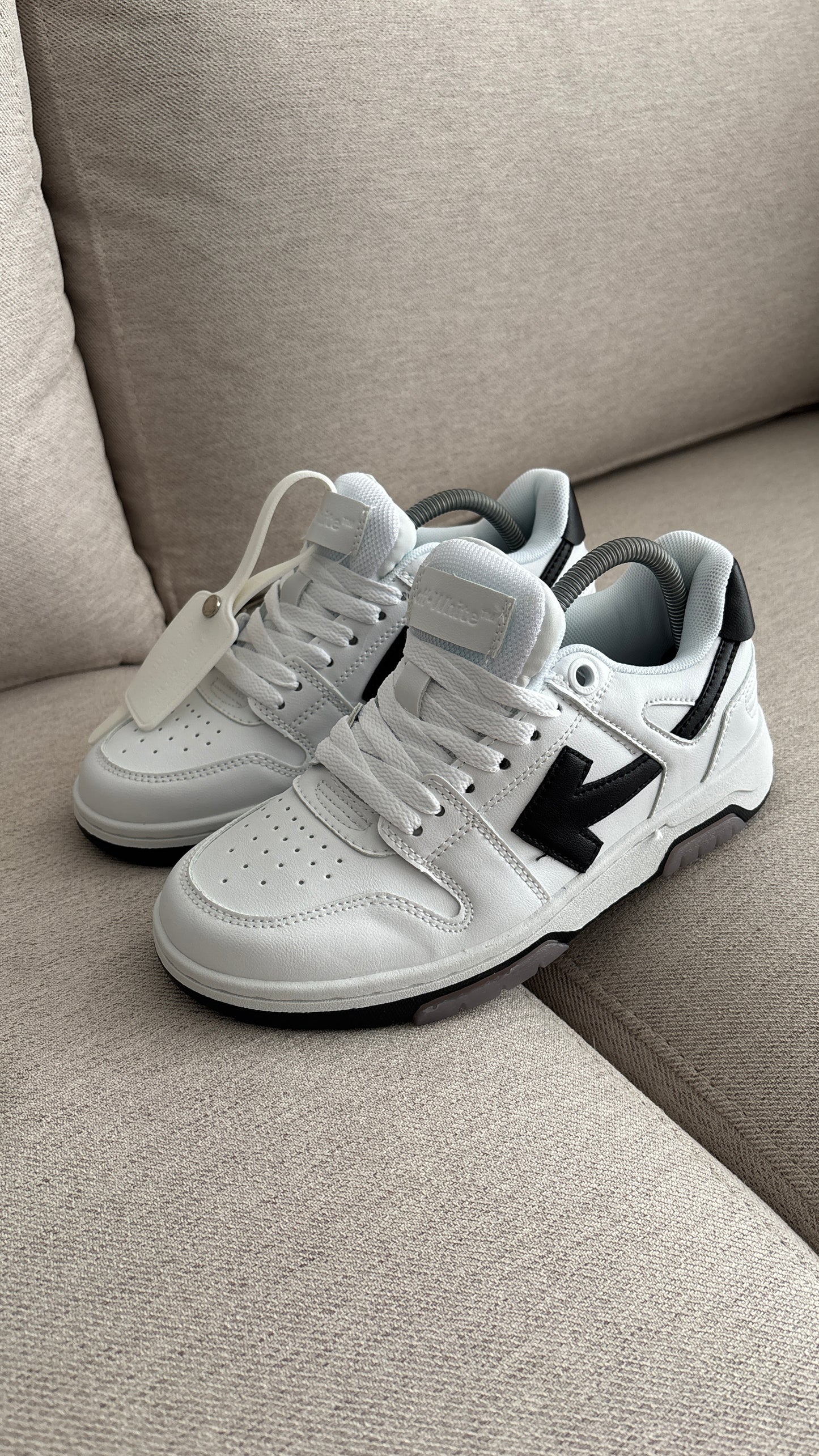 OFF WHITE BLANCO NEGRO