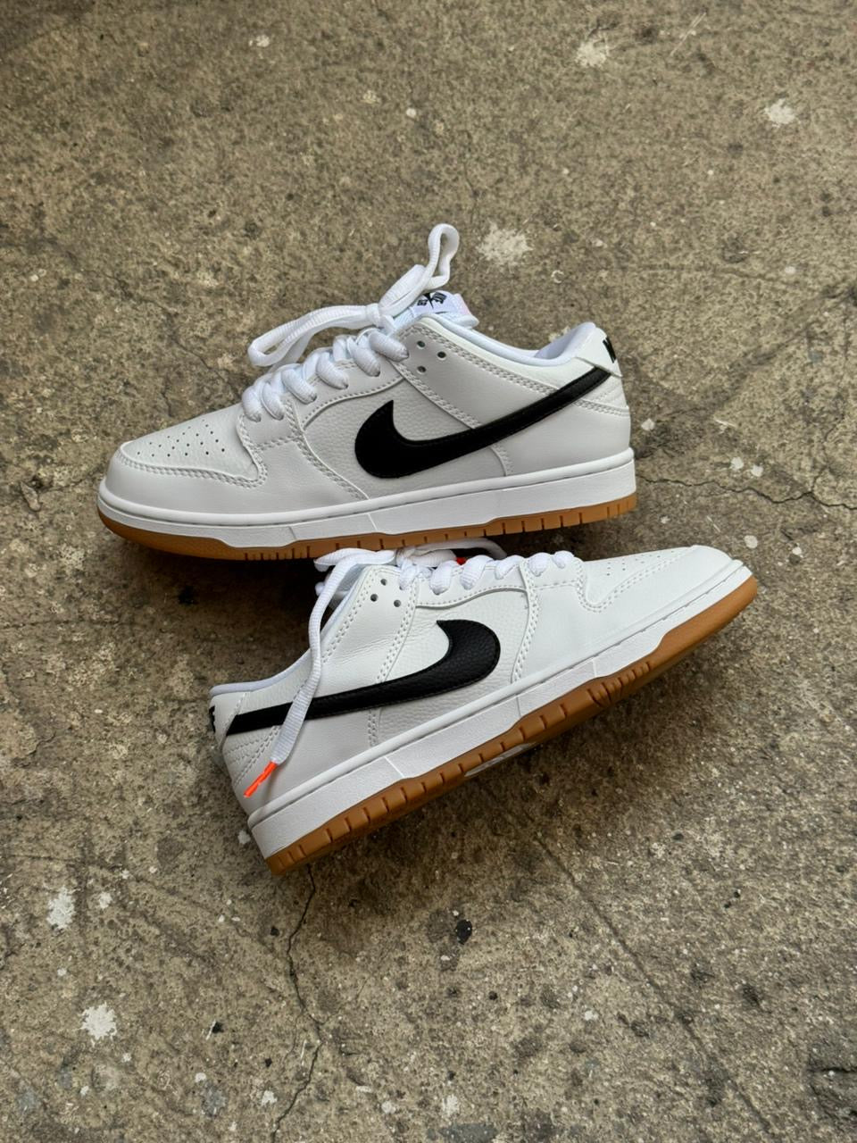 NIKE SB LEYENDA BLANCO NEGRO
