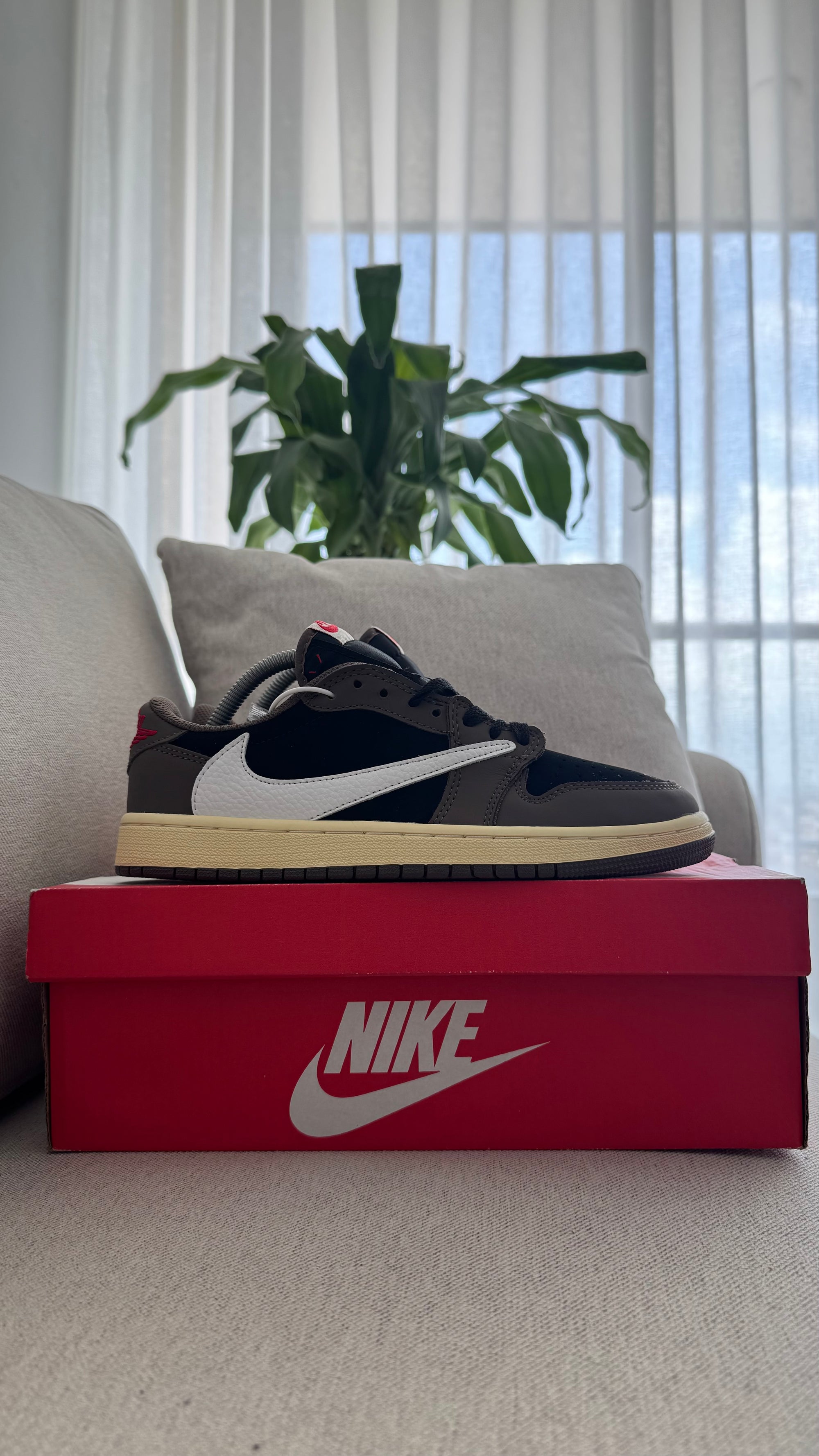 TRAVIS SCOTT CAFE