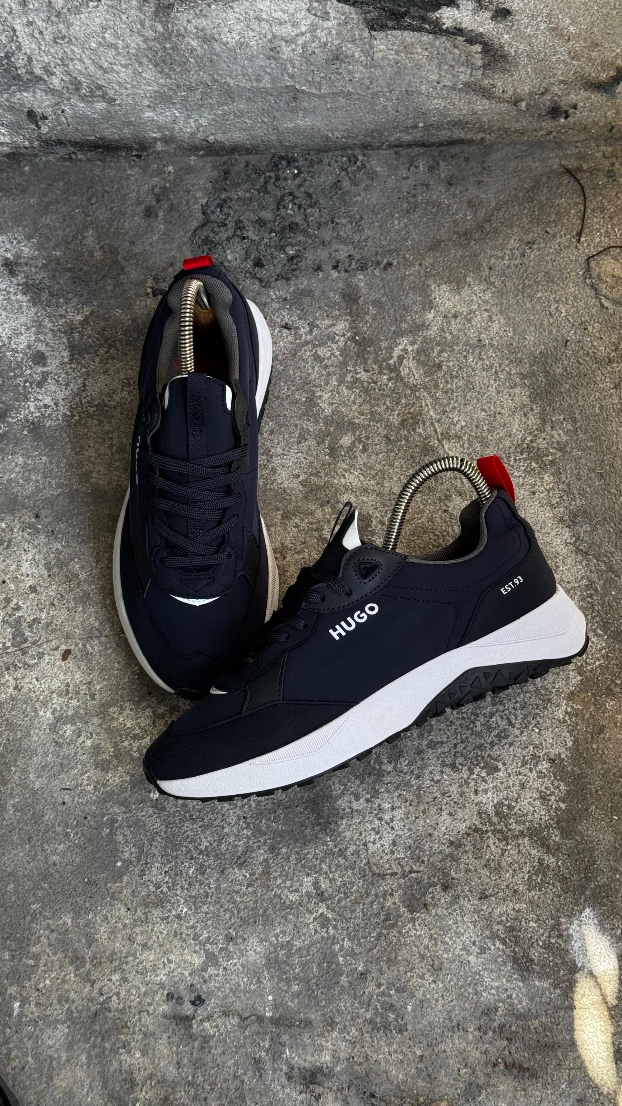 HUGO BOSS NEGRO BLANCO ROJO CLASICO
