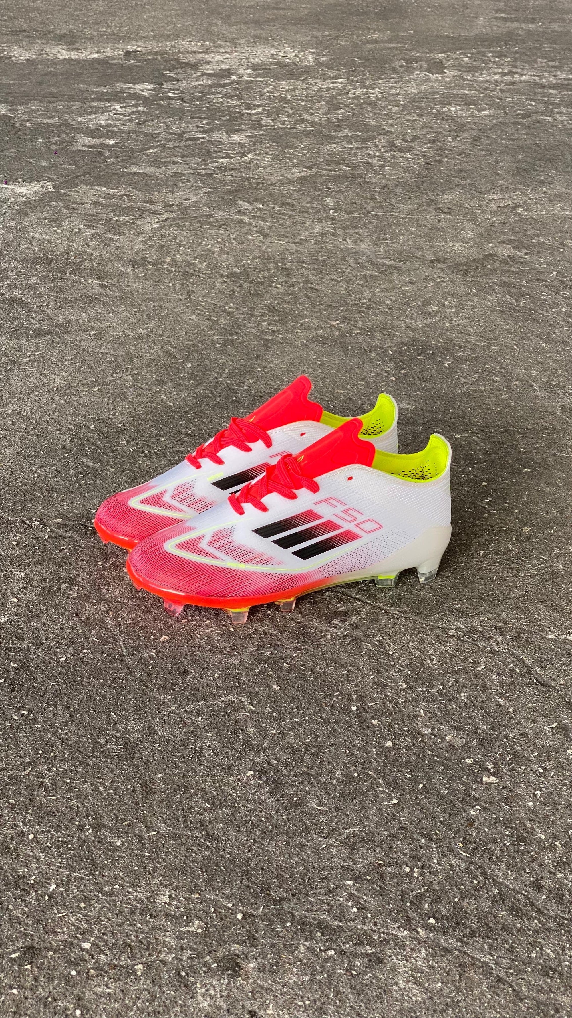 ADIDAS GUAYO F50 NIÑO BLANCO ROJO VERDE
